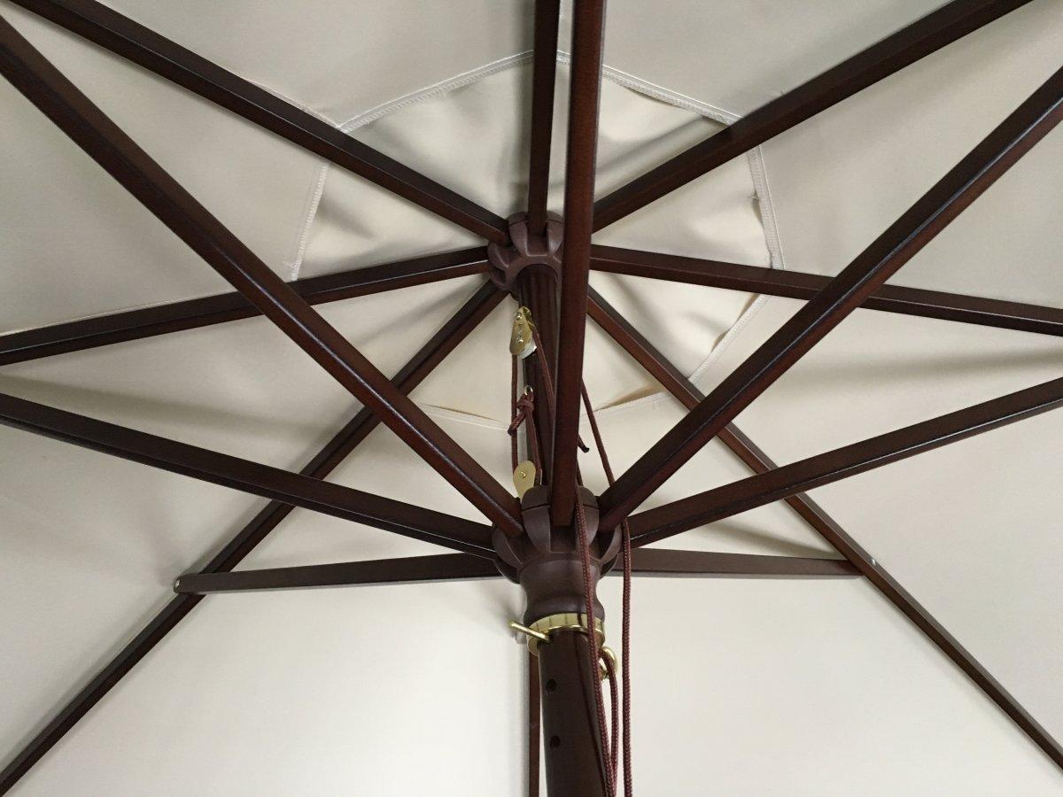 Parasol rond en bois exotique « Bali » – Image 2