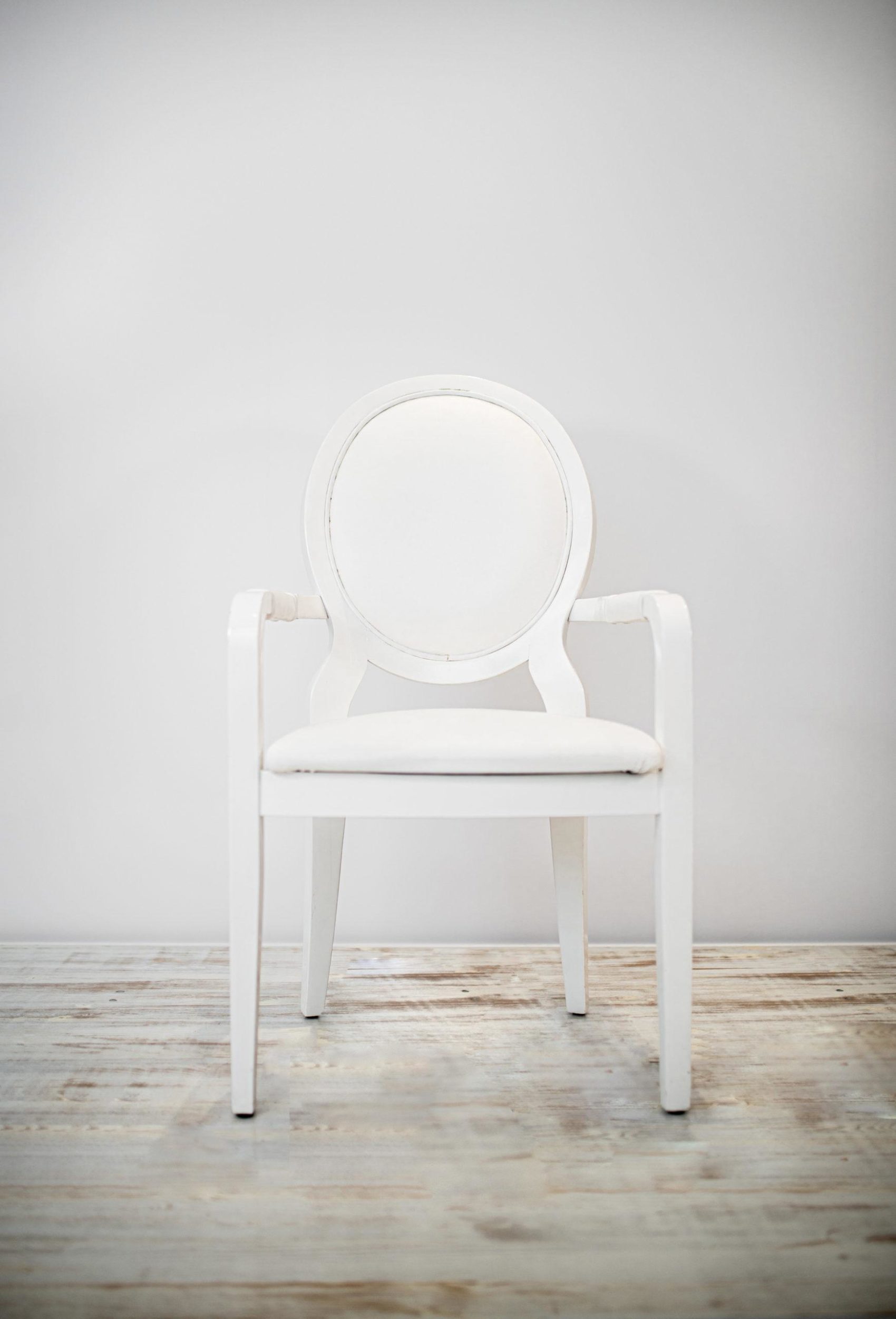 Duo fauteuils « Médaillon » Bois blanc – Image 2