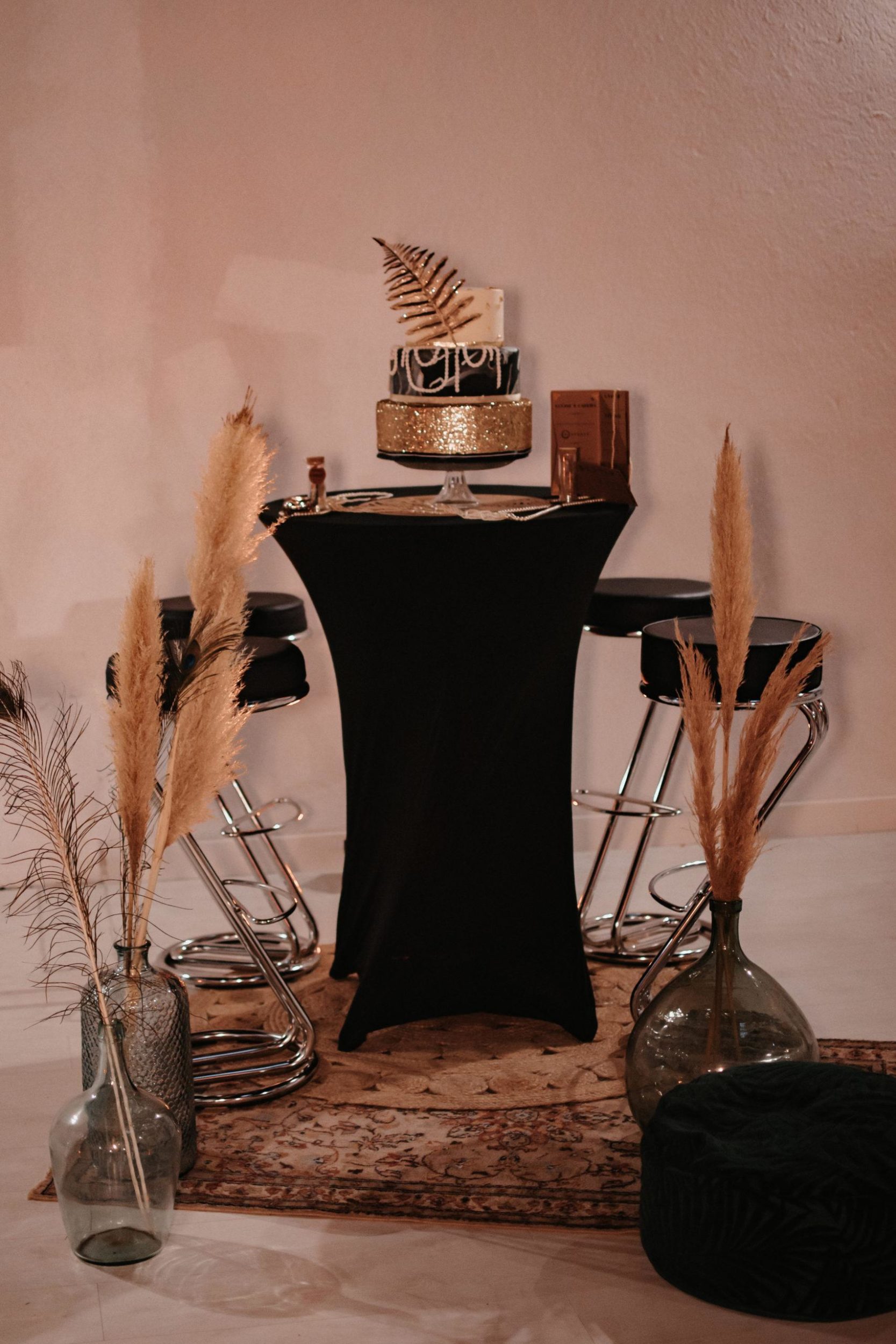 Tabouret Zeta en noir – Image 4